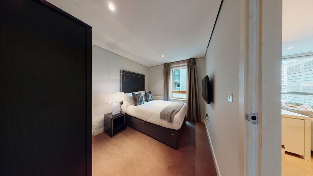 Flat Merchant Square in City of Westminster