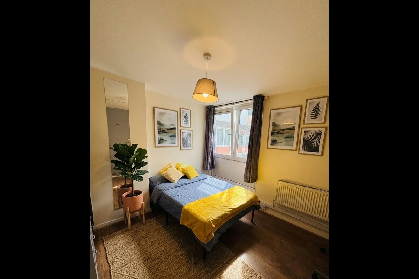 Room Thomas Baines Road in Greater London
