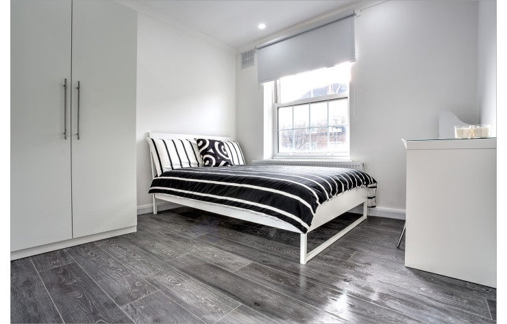 Flat Kennington Park Road in Greater London