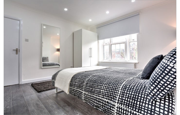 Flat Kennington Park Road in Greater London