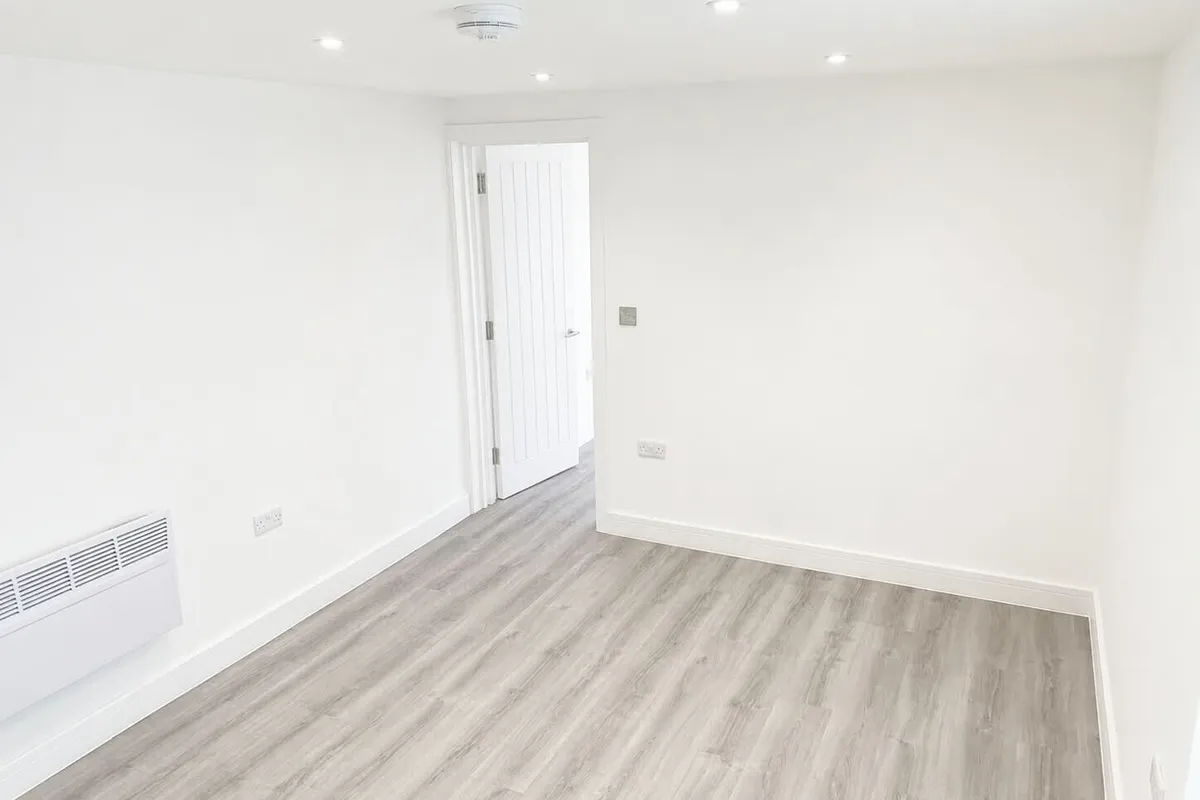 Flat Ordnance Road in Southampton