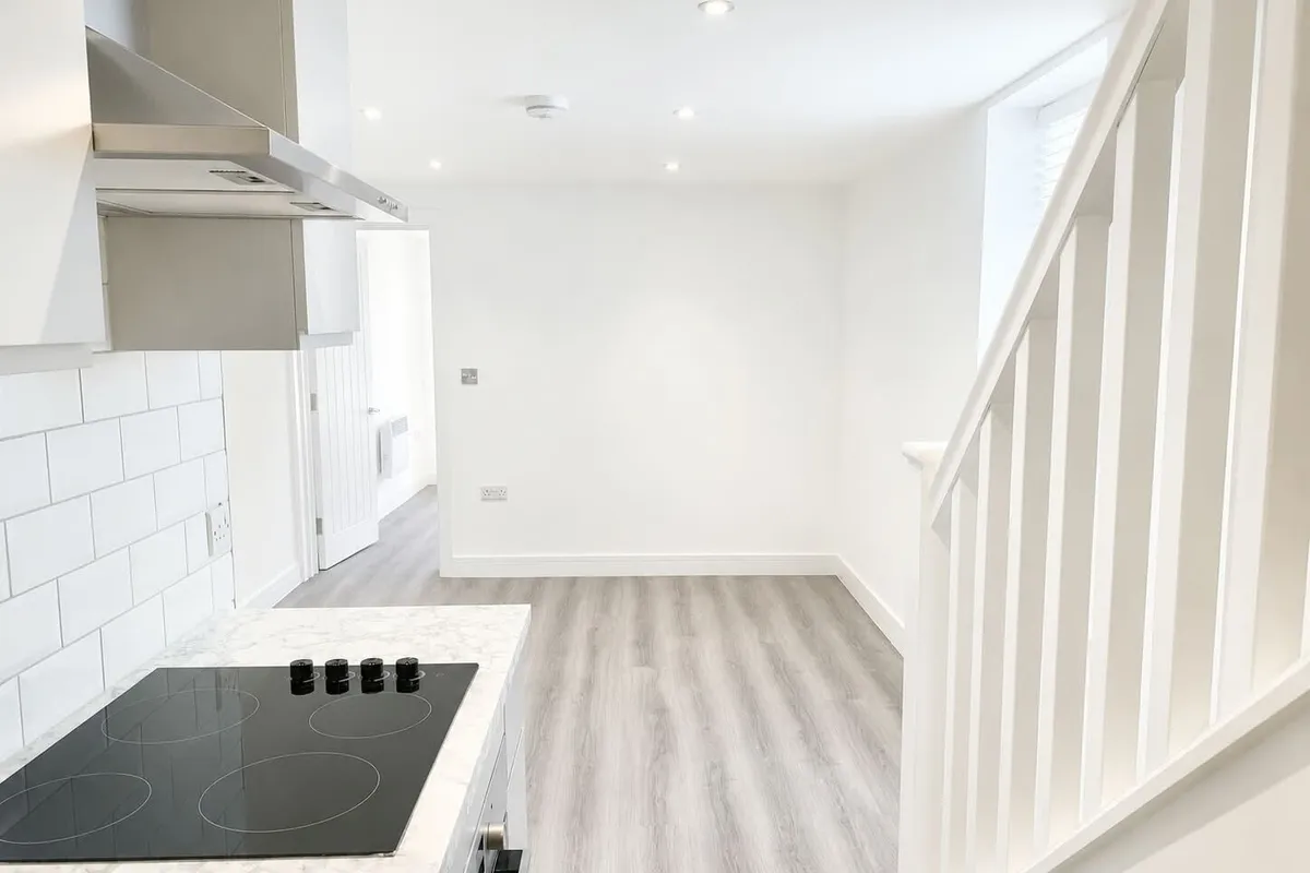 Flat Ordnance Road in Southampton