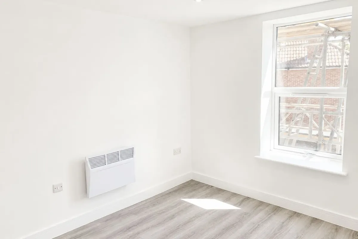 Flat Ordnance Road in Southampton