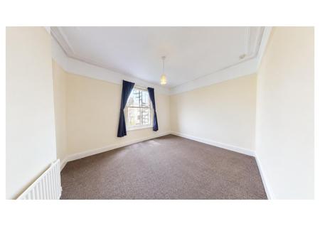 Flat Cambridge Road in Hove