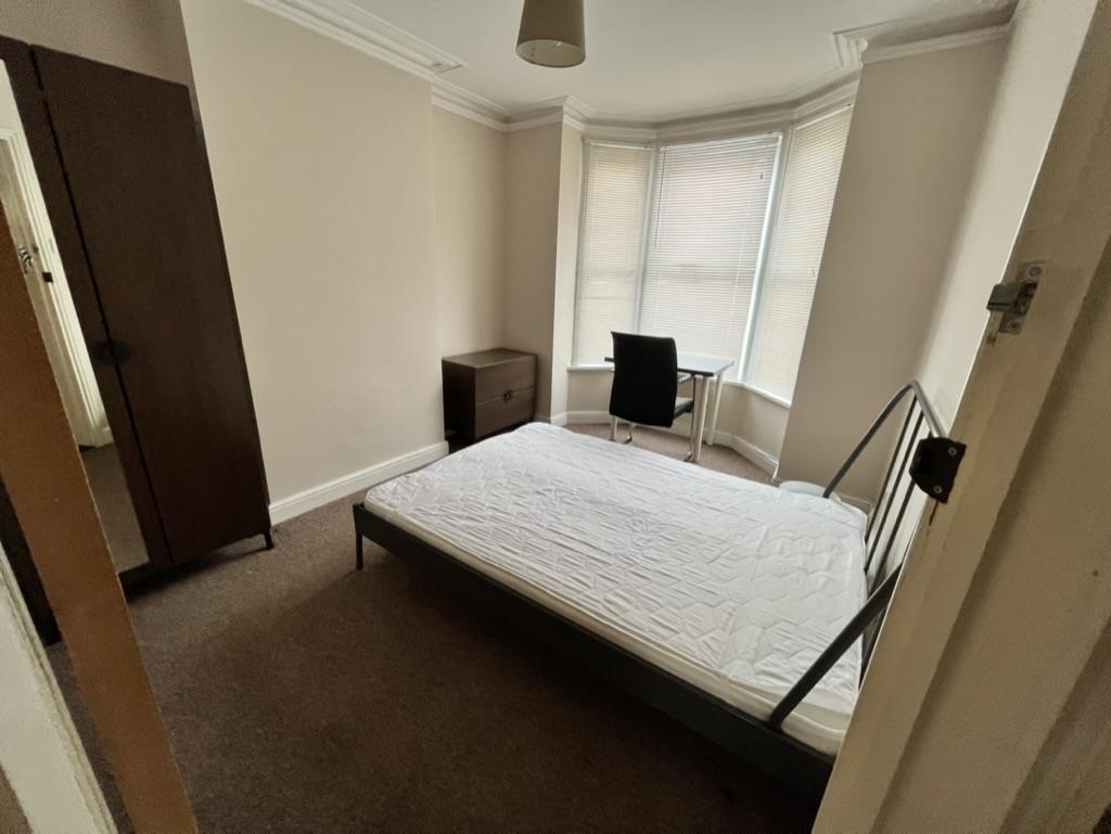 Room Pretoria Road in Portsmouth