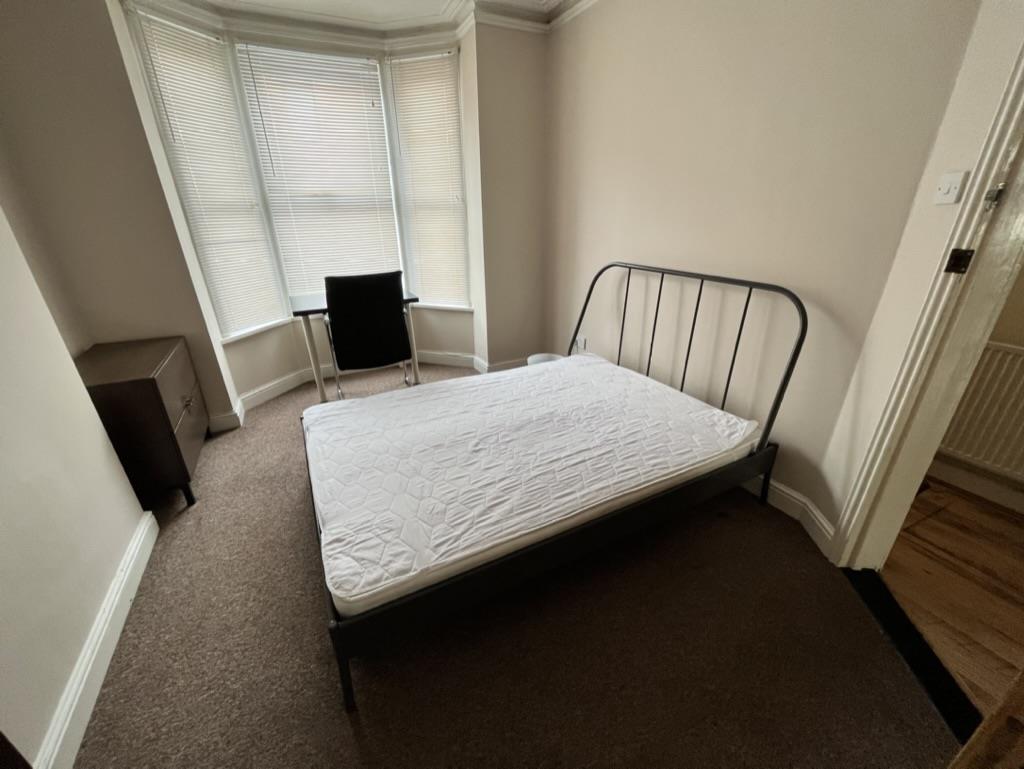 Room Pretoria Road in Portsmouth
