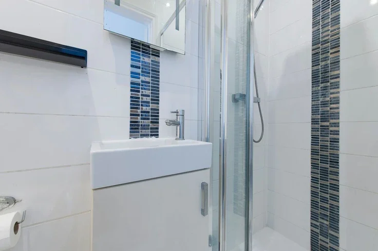 Flat Gunnersbury Avenue in Greater London