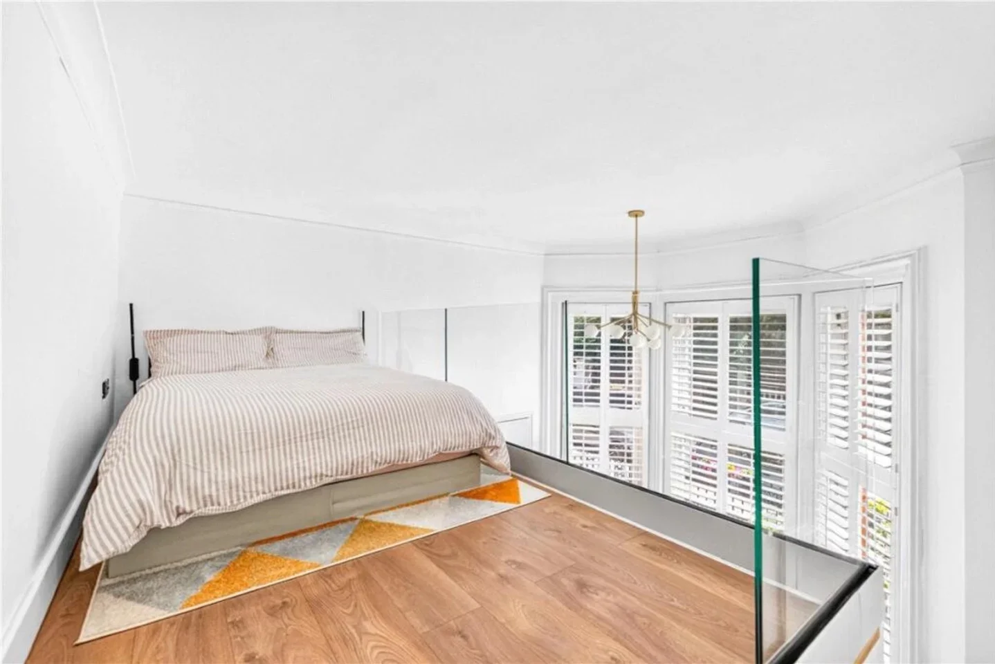 Flat Bramham Gardens in Greater London