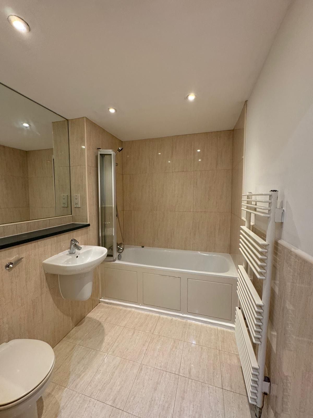 Flat Brooksby's Walk in Greater London