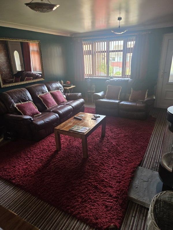 Room Spruce Rise in North East Derbyshire