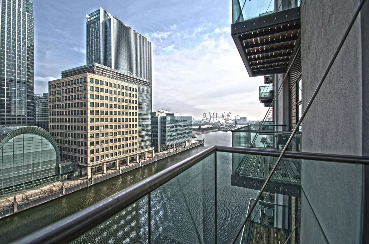 Flat South Quay Square in Greater London