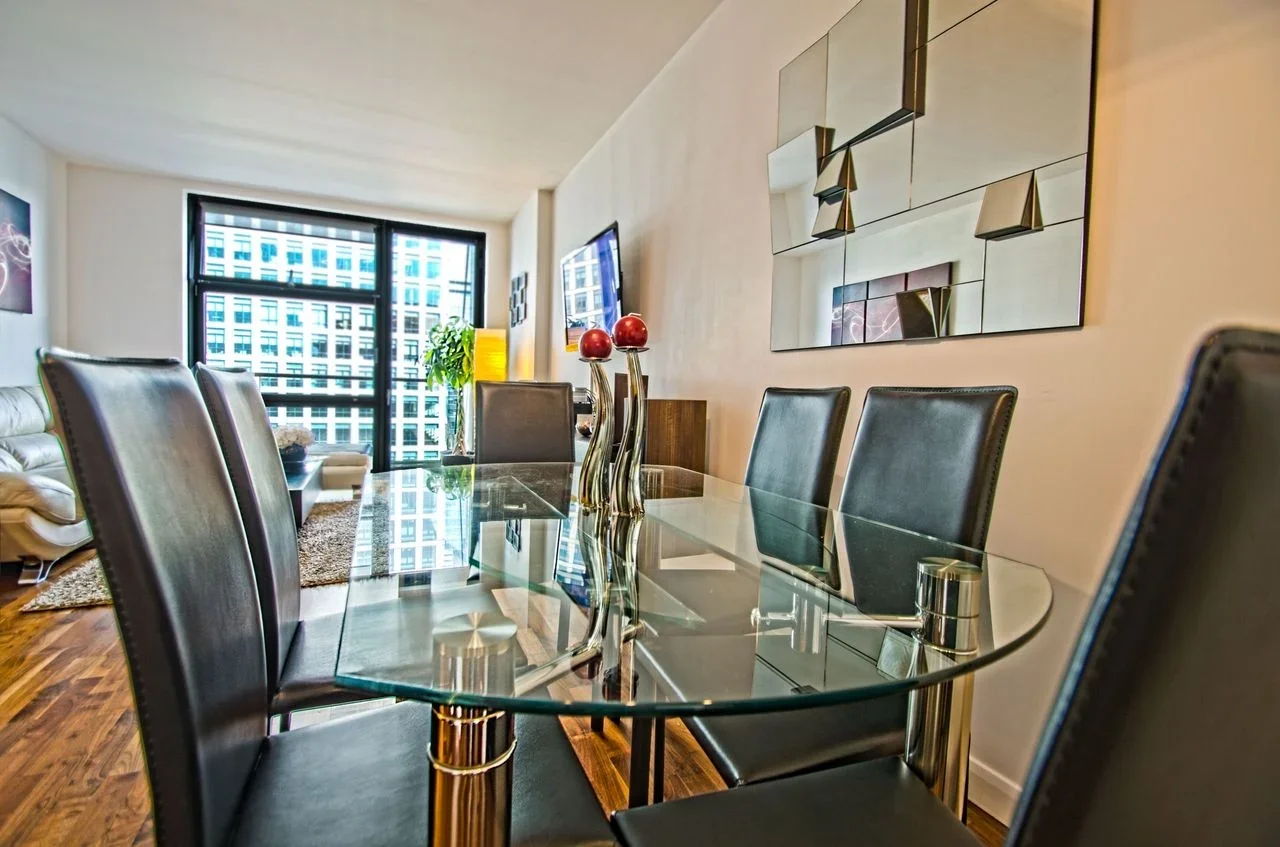 Flat South Quay Square in Greater London