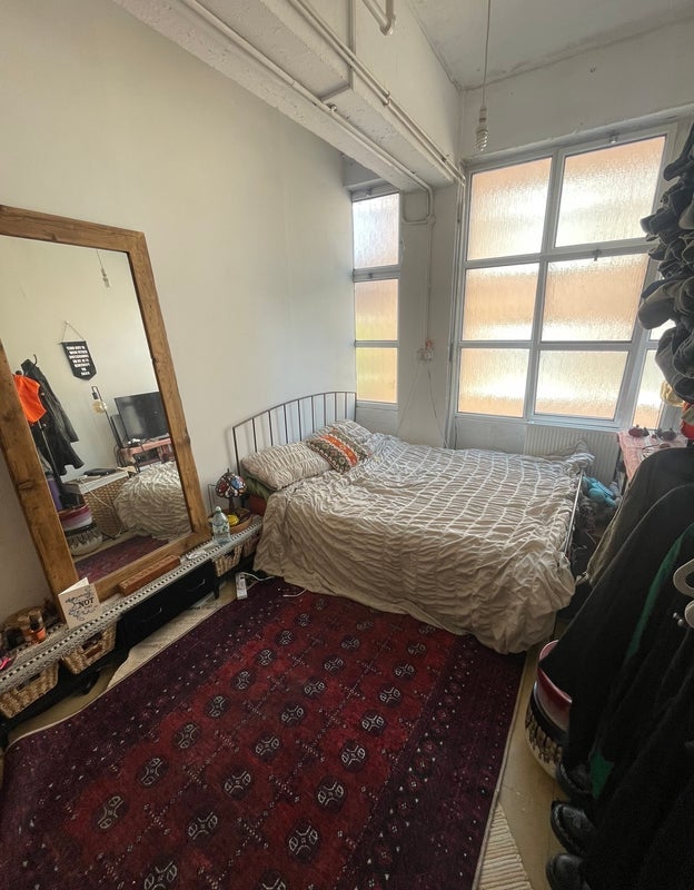 Room Tudor Grove in Greater London