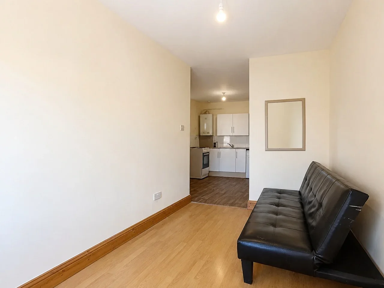 Flat High Road Leytonstone in Greater London