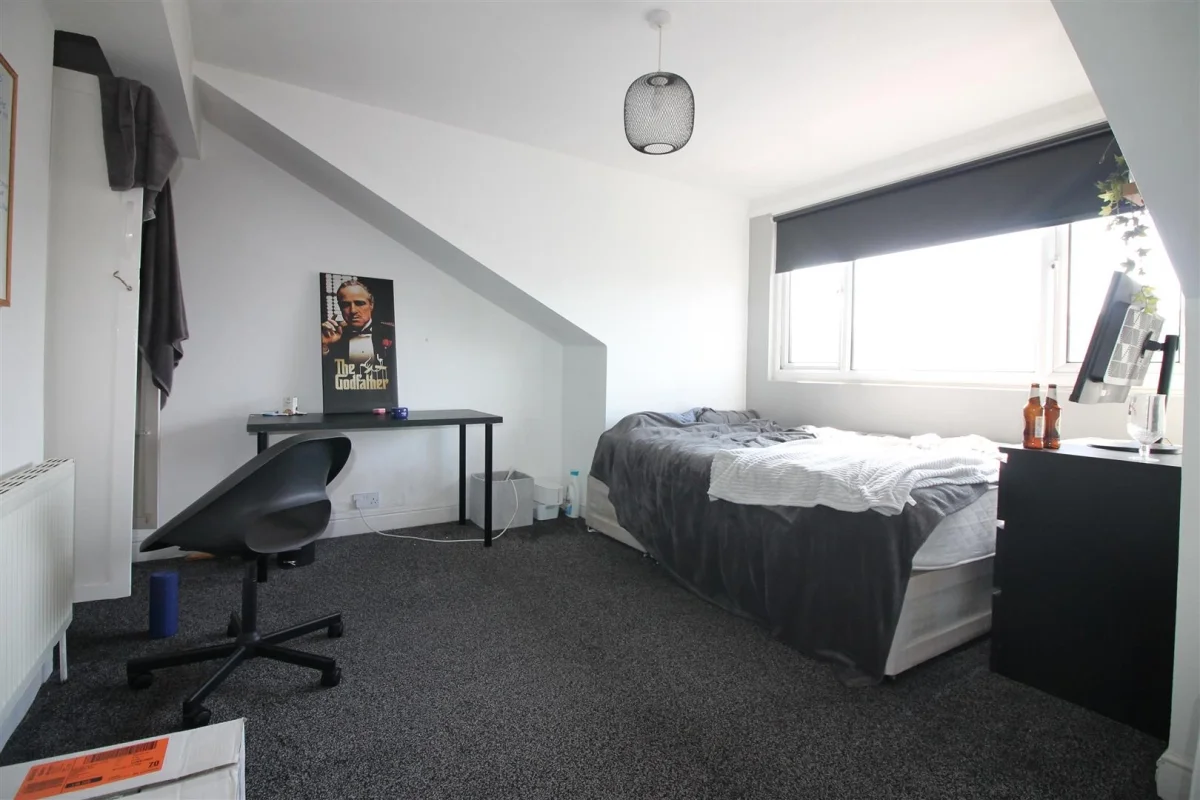 Flat Back Mayville Place in Leeds