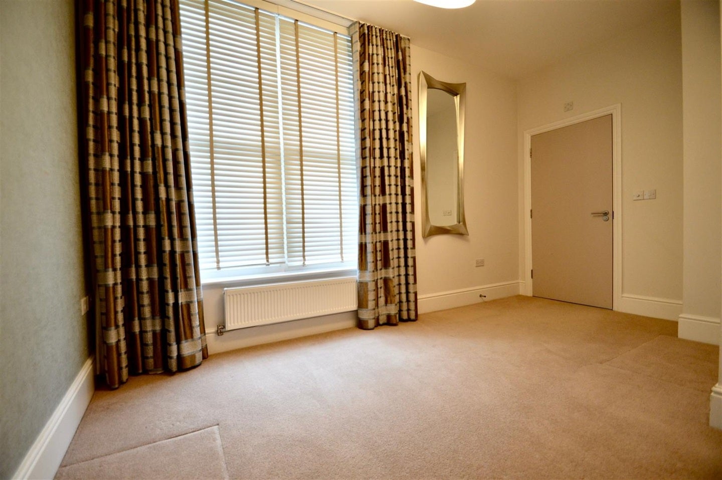 Flat Martin Drive in Dartford