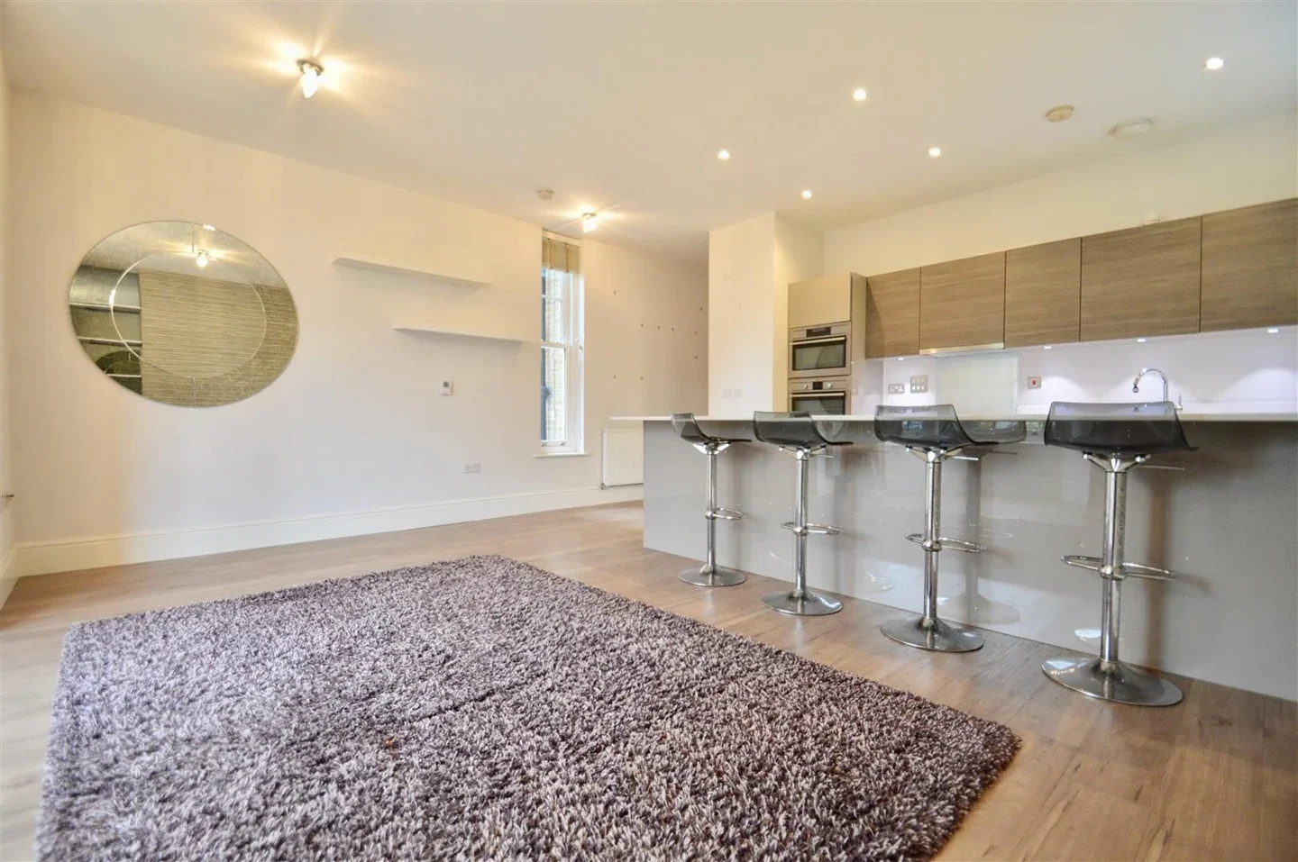 Flat Martin Drive in Dartford