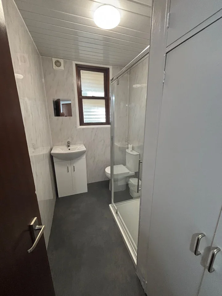 Flat Oakfield Road in Greater London