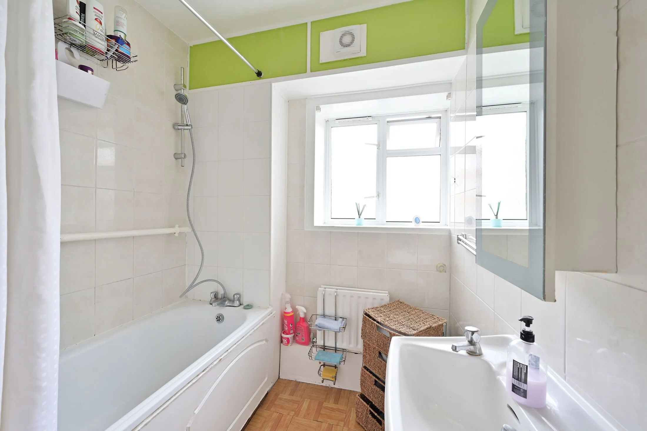 Flat Moffat Court in Greater London