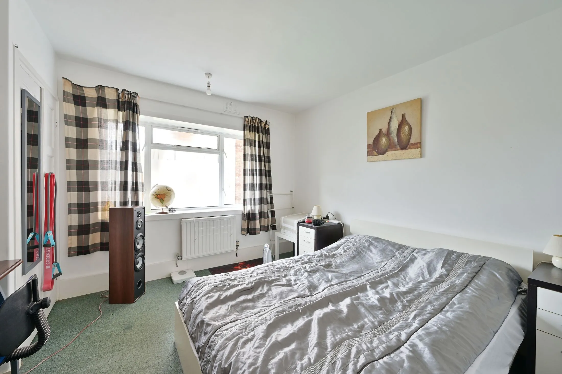 Flat Moffat Court in Greater London
