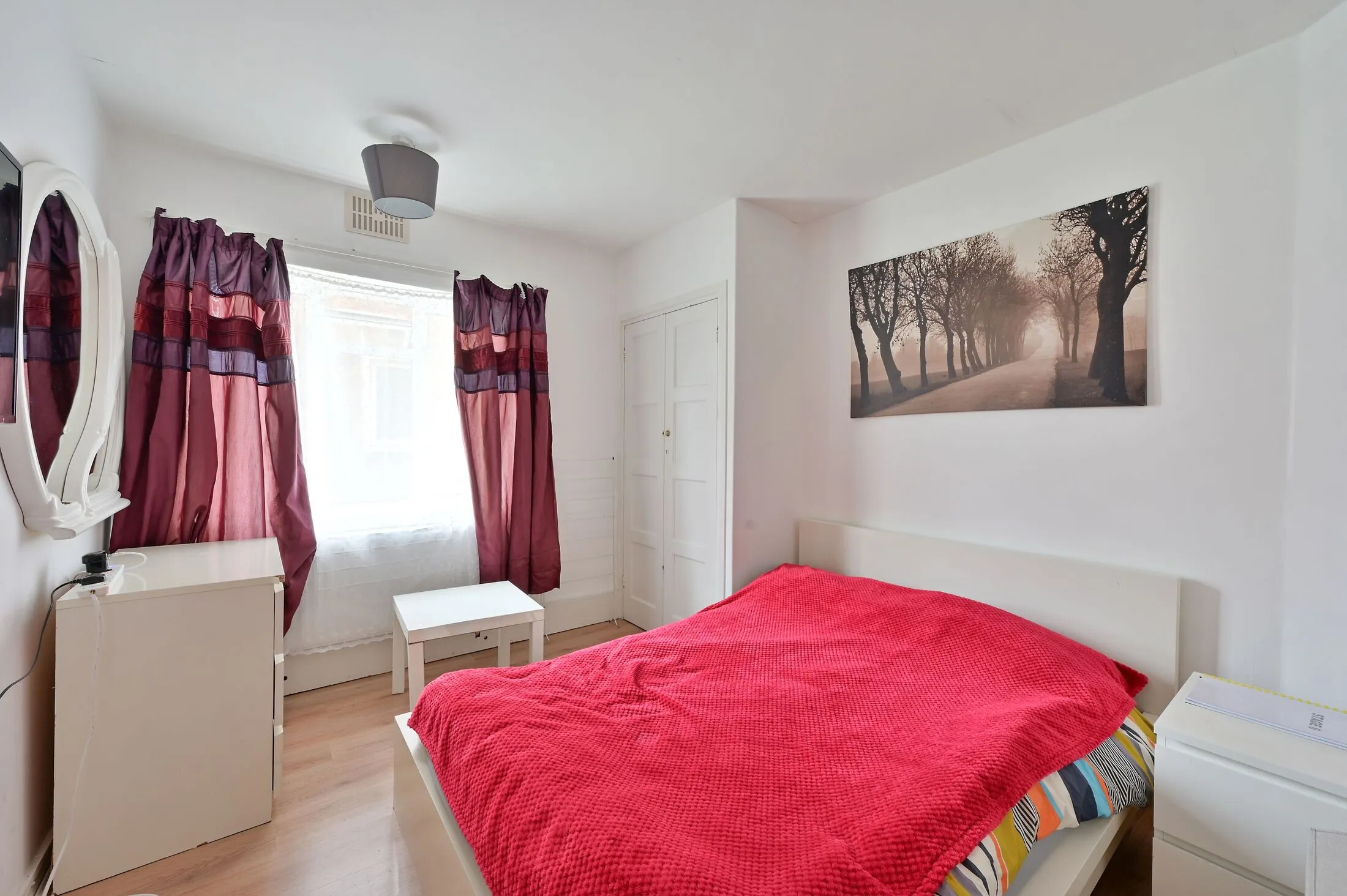Flat Moffat Court in Greater London