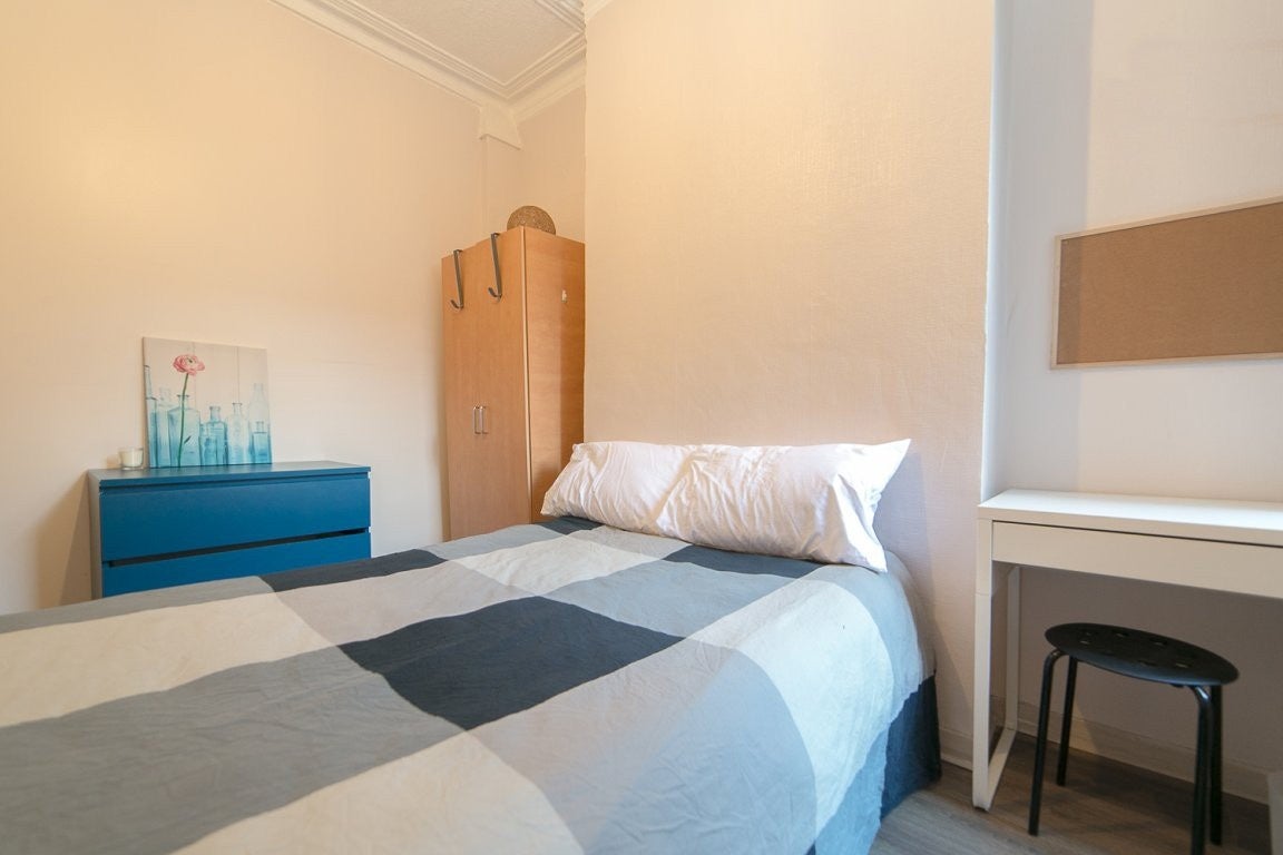 Room Alloa Road in Greater London
