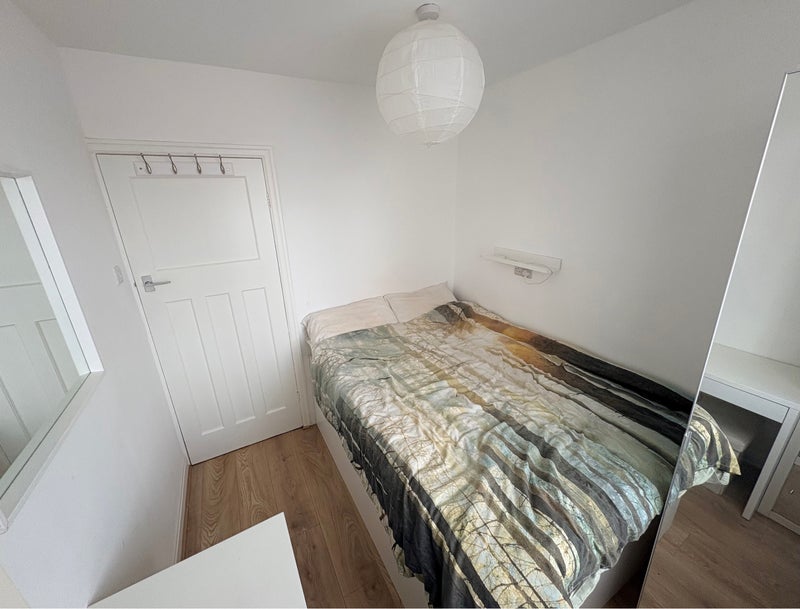 Room Chaseley Road in Salford