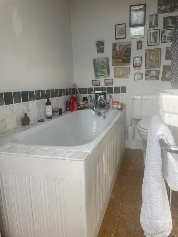 Room Mortimer Road in Greater London