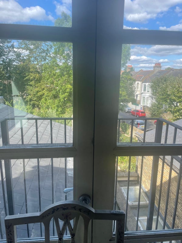 Room Mortimer Road in Greater London