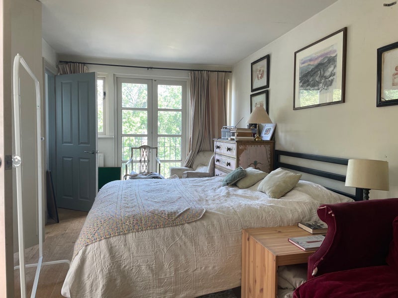 Room Mortimer Road in Greater London