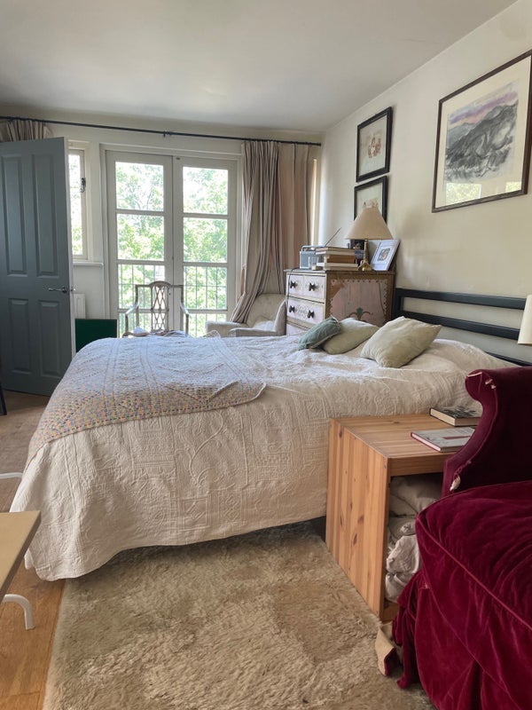 Room Mortimer Road in Greater London