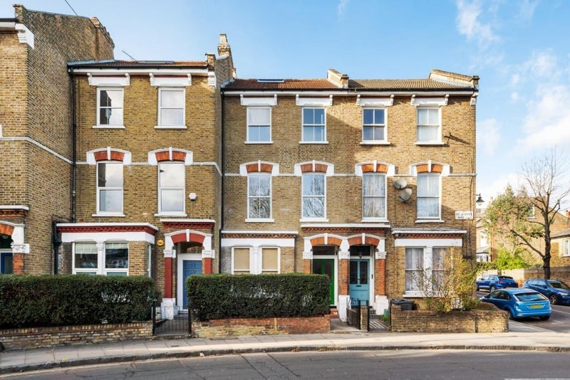 Room St John's Way in Greater London