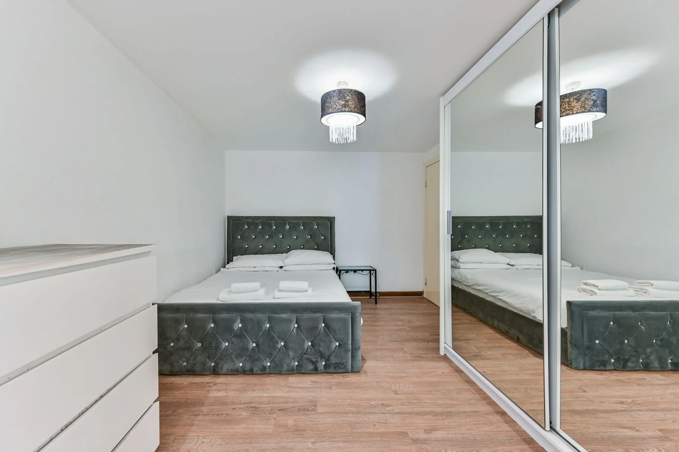 Flat Lawford's Wharf in Greater London