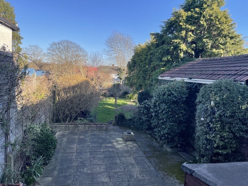 Room Exford Road in Greater London