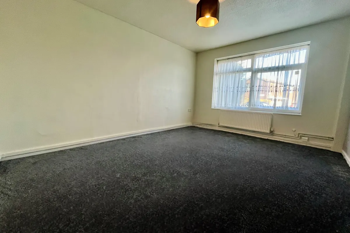 Flat Rossefield Drive in Leeds