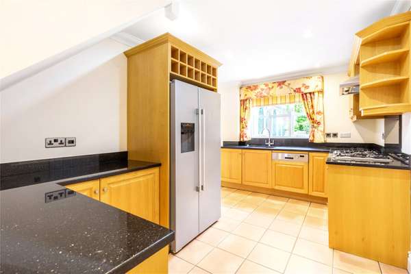 House Devey Close in Greater London