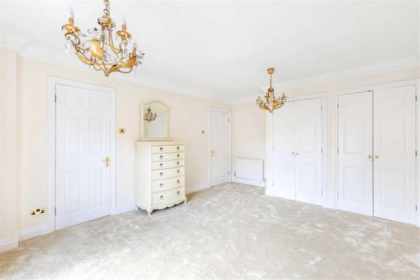 House Devey Close in Greater London