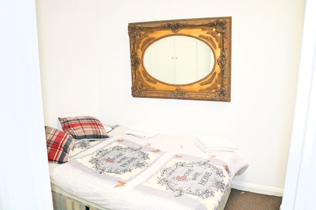 Flat Olympia Way in Greater London