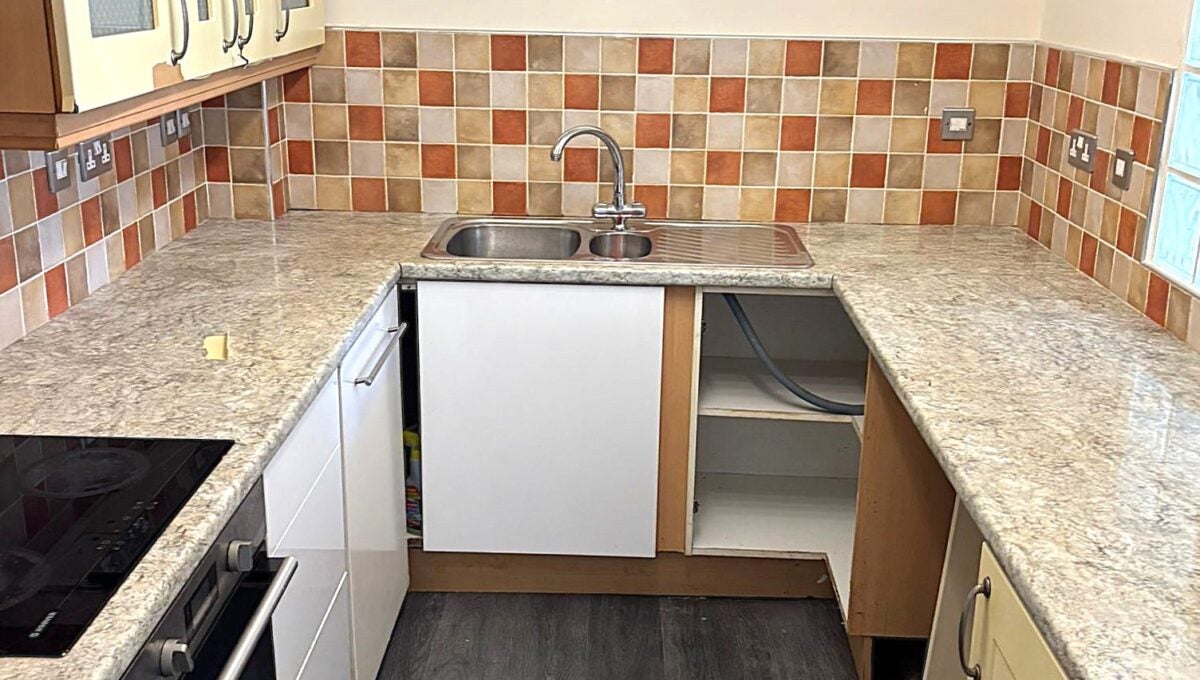 Flat Harrison Way in Cardiff