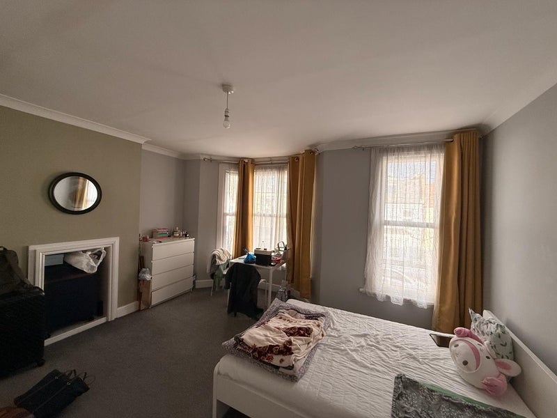 Room Harringay Road in Greater London