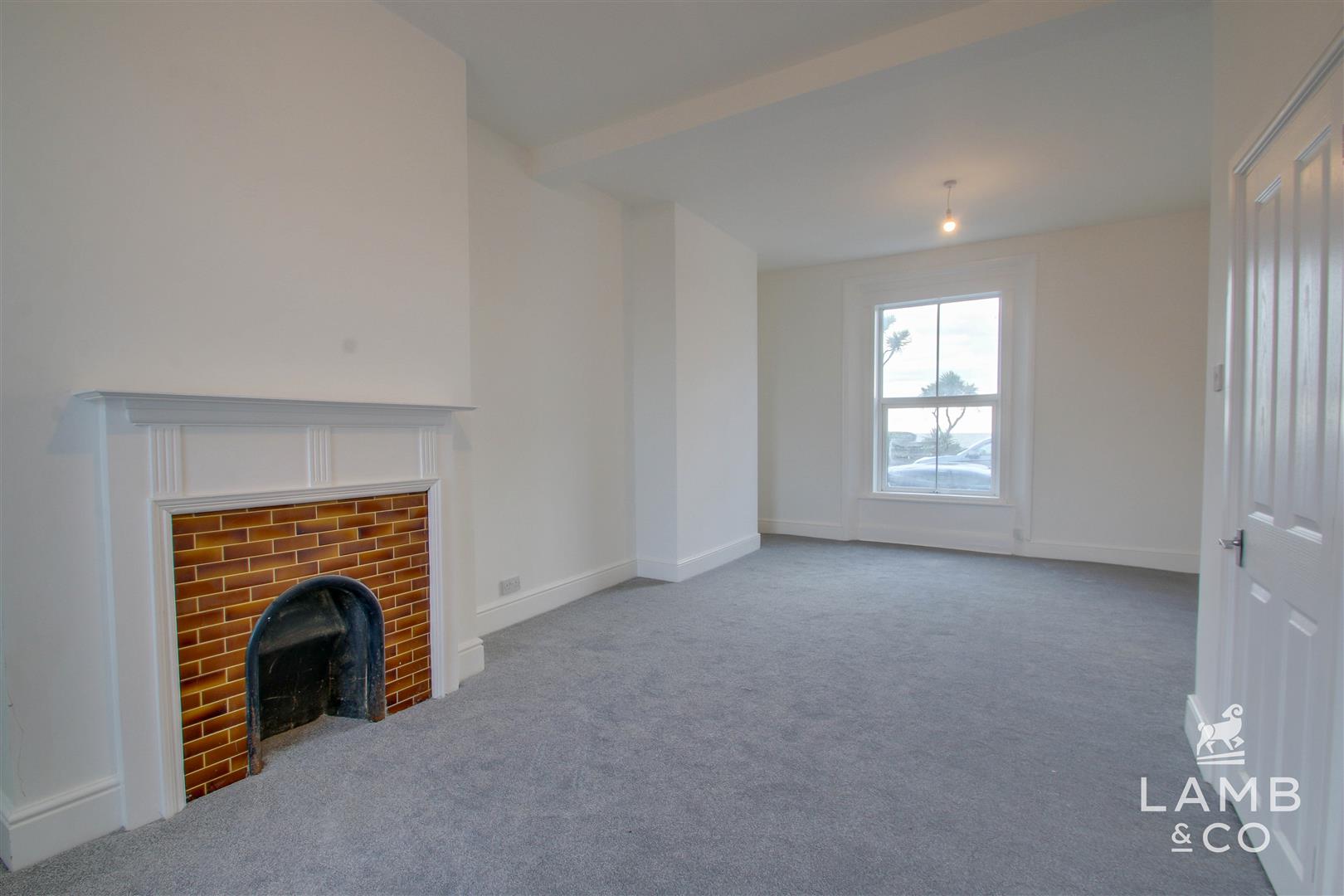 Flat The Parade in Walton-on-the-Naze