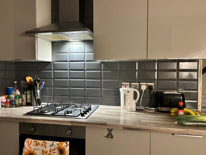 Room Fellows Court in Greater London