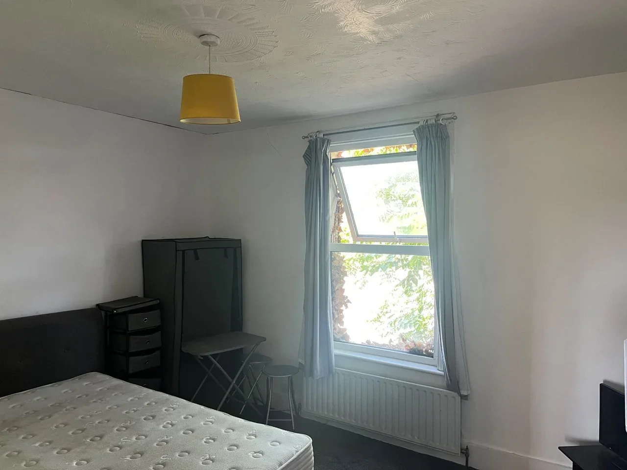 Room Lower Road in Gravesham