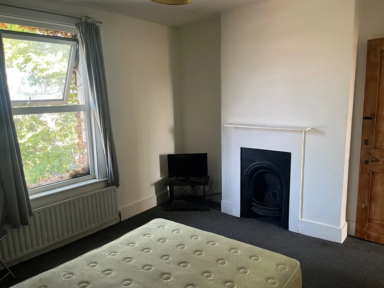 Room Lower Road in Gravesham