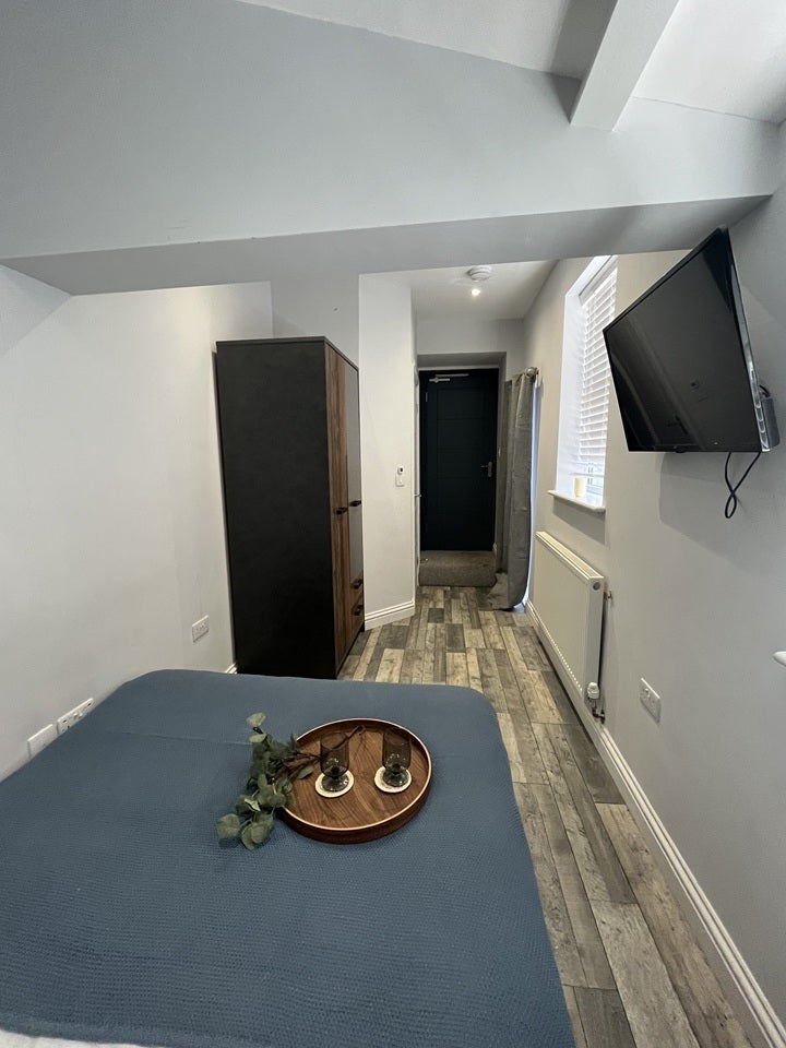 Room Dunster Street in Northampton