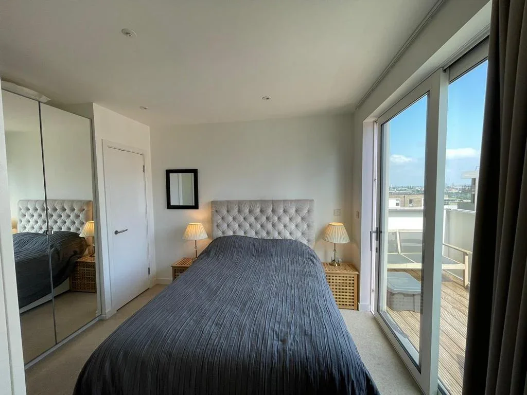 Flat Logan Close in Greater London