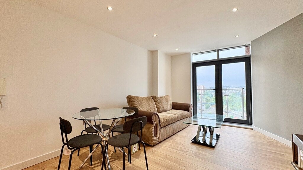 Flat Gotts Road in Leeds