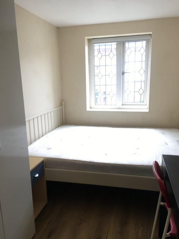 Room Bridlington Road in Greater London