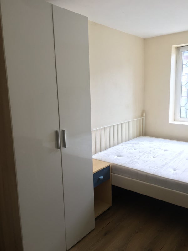 Room Bridlington Road in Greater London