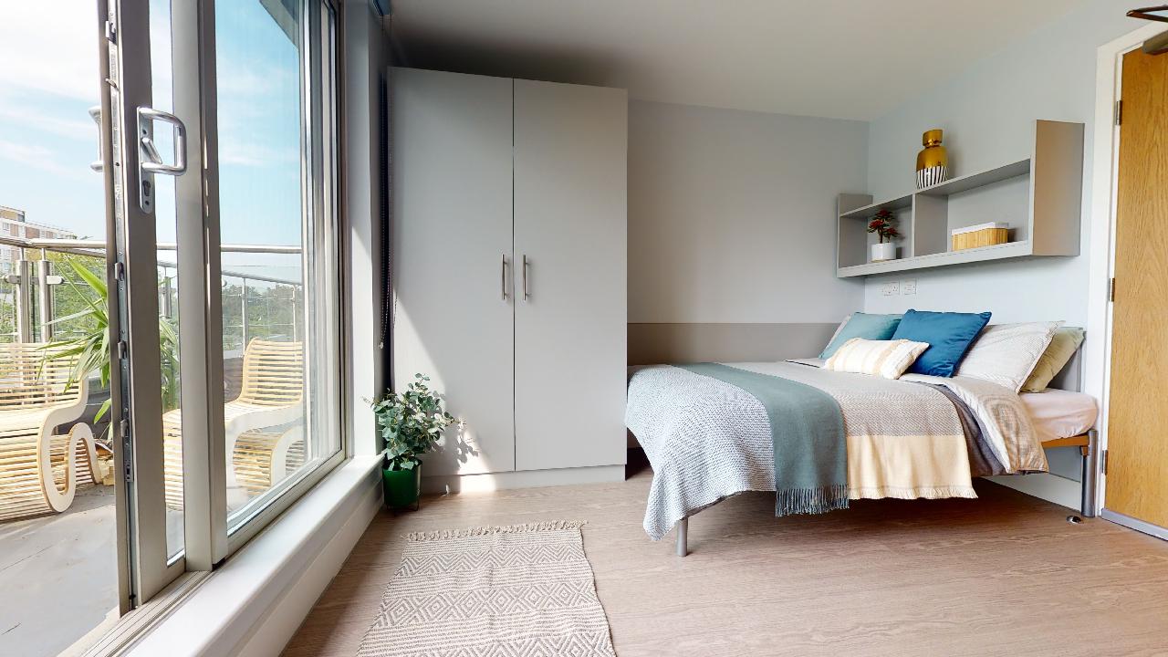 Room Kingsland Road in Greater London